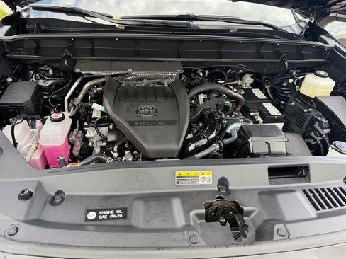 Certified 2025 Toyota Highlander Platinum AWD/4WD image 27