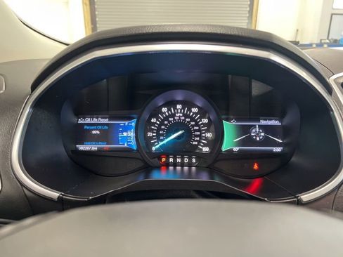 Used 2018 Ford Edge Titanium w/ Equipment Group 302A AWD/4WD image 28