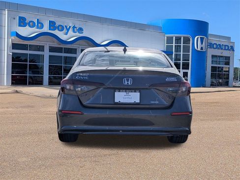 Used 2025 Honda Civic Sport image 4