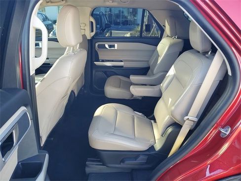 Used 2021 Ford Explorer XLT w/ Equipment Group 202A image 11