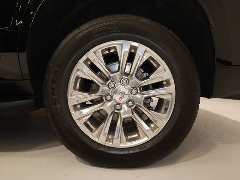 Certified 2025 GMC Yukon Denali image 35