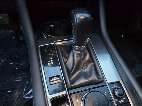 Used 2020 MAZDA MAZDA3 Premium image 27