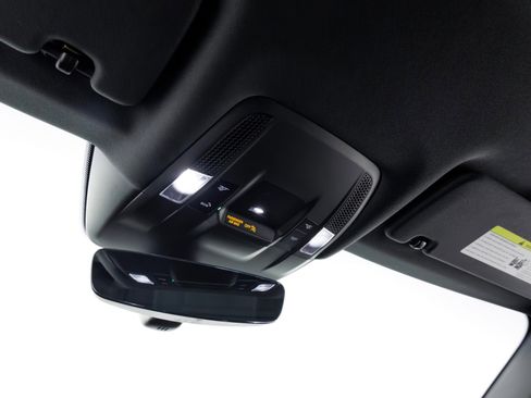 Used 2024 Porsche Taycan image 25