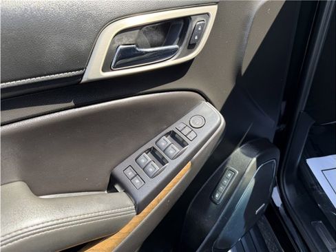 Used 2018 GMC Yukon XL Denali w/ Denali Ultimate Package image 16