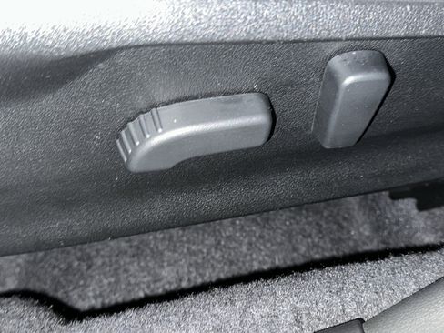 Used 2023 Subaru Crosstrek 2.5i Limited image 19