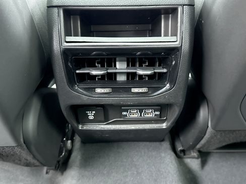 Used 2023 Jeep Grand Cherokee Altitude AWD/4WD image 20