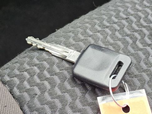 Used 2021 Nissan Rogue Sport S image 32