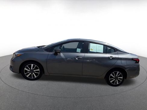 Used 2025 Nissan Versa SV FWD image 9