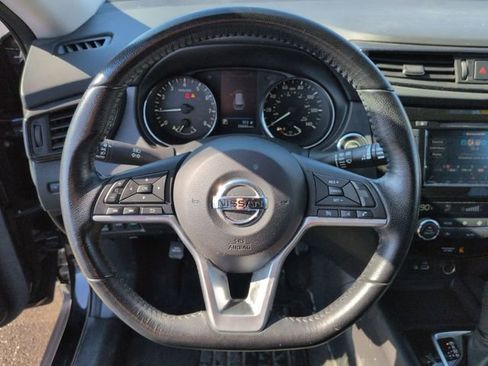 Used 2020 Nissan Rogue SV image 9