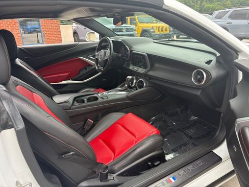 Used 2018 Chevrolet Camaro SS RWD image 32