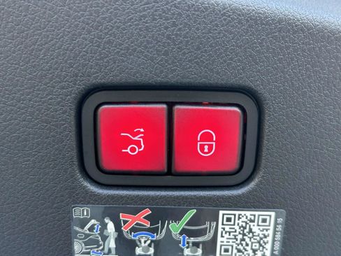 Certified 2024 Mercedes-Benz CLE 300 4MATIC Coupe image 11