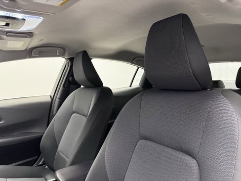 Used 2024 Toyota Prius LE image 18