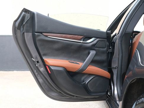 Used 2018 Maserati Ghibli Sedan 4D image 24