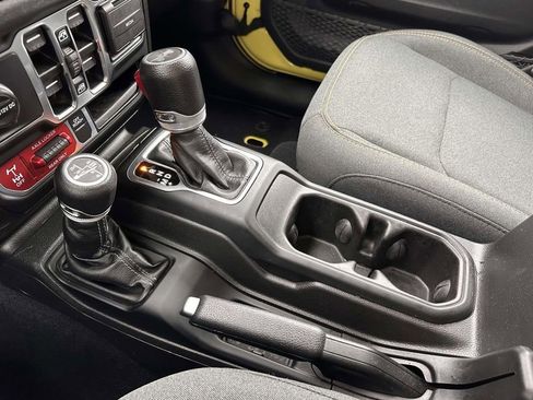 Used 2024 Jeep Wrangler Unlimited AWD/4WD image 26