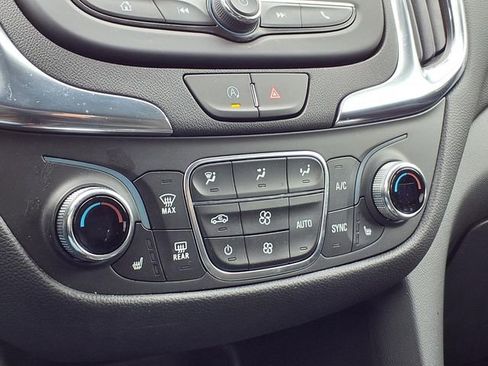 Used 2023 Chevrolet Equinox LT FWD image 12