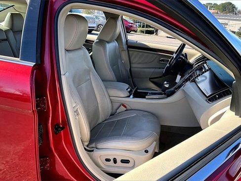 Used 2010 Ford Taurus Limited image 29