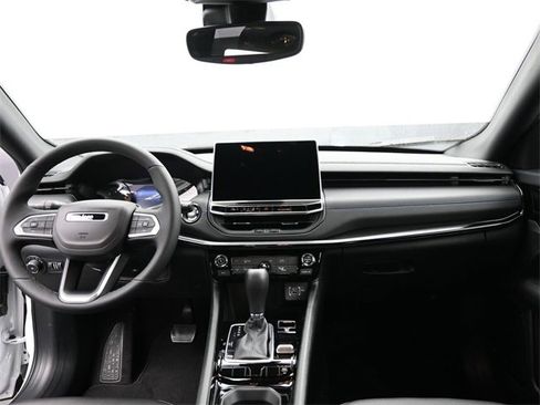 New 2026 Jeep Compass Latitude image 23