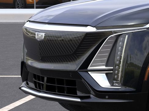New 2025 Cadillac Lyriq Luxury w/ LPO, Floor Liner Package AWD/4WD image 13