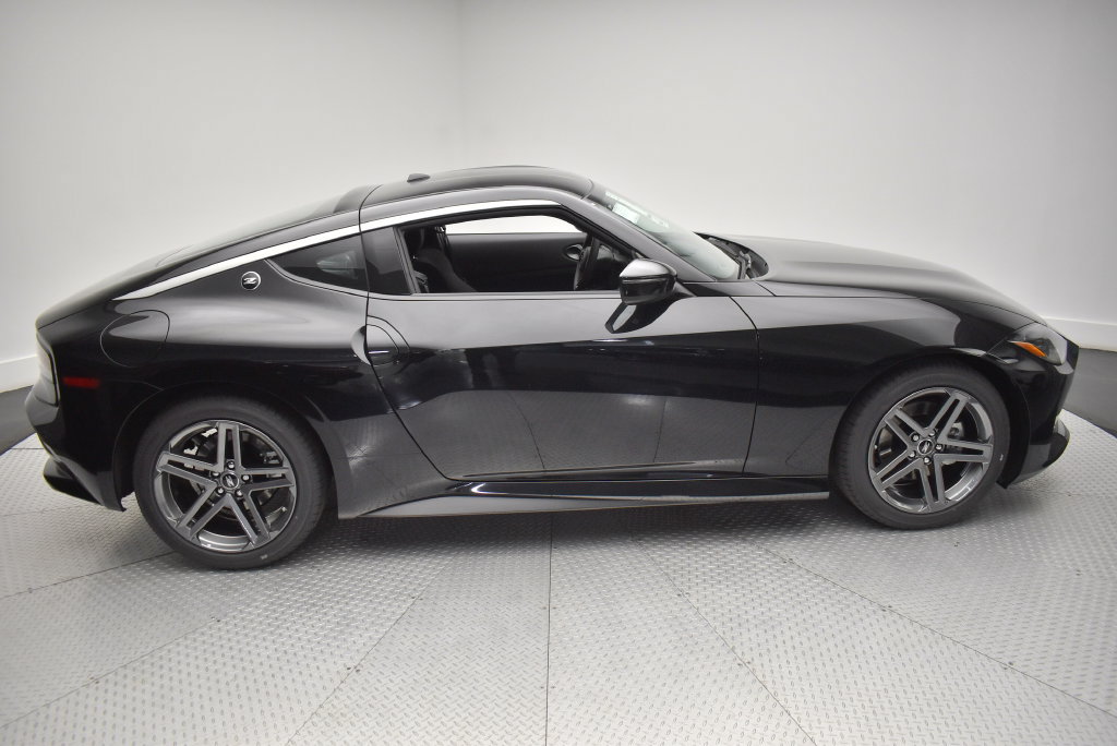 New 2026 Nissan Z Sport w/ Floor Mat Package RWD image 4