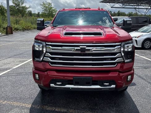 Used 2024 Chevrolet Silverado 3500 High Country w/ Technology Package AWD/4WD image 2