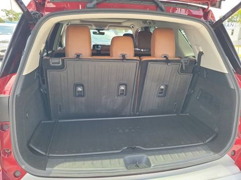 Certified 2025 Nissan Pathfinder Platinum w/ Cargo Package FWD image 10