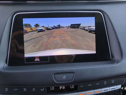 Used 2022 Cadillac XT4 Luxury w/ Cold Weather Package FWD image 17