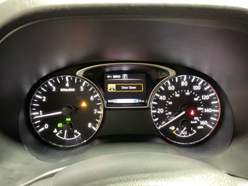 Used 2018 Nissan Pathfinder SL w/ Midnight Edition Package image 16