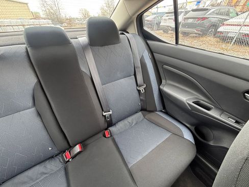 Used 2025 Nissan Versa SV image 37