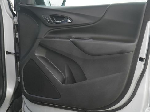 Used 2022 Chevrolet Equinox LT image 12