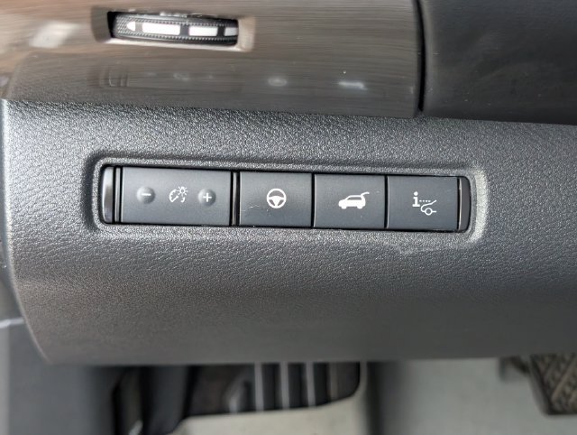 Used 2022 Nissan Pathfinder Platinum w/ Cargo Package AWD/4WD image 24