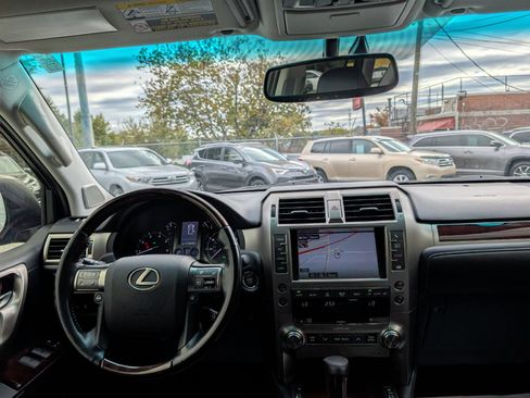 Used 2017 Lexus GX 460 Premium image 21