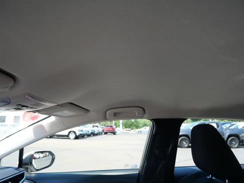 Used 2020 Toyota Corolla LE FWD image 11