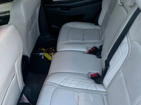 Used 2017 Ford Explorer Platinum image 44