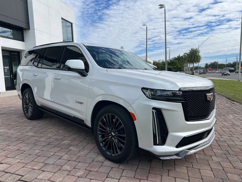 Used 2023 Cadillac Escalade V image 8