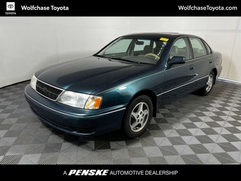 Used 1999 Toyota Avalon XL FWD image 1