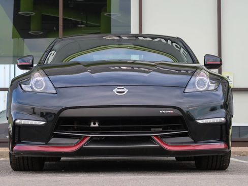 Used 2019 Nissan 370Z NISMO image 3