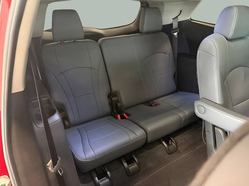 Used 2019 Buick Enclave Essence AWD/4WD image 37