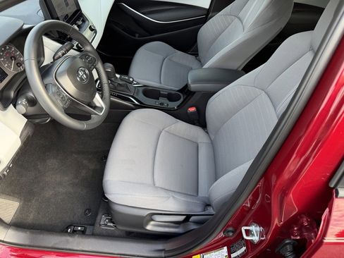 Certified 2025 Toyota Corolla SE image 12