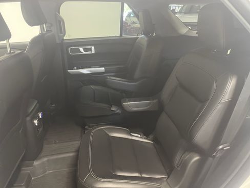 Used 2022 Ford Explorer XLT w/ Equipment Group 202A image 24