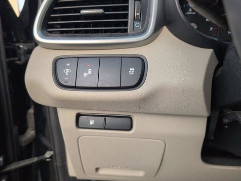 Used 2019 Kia Sorento FWD image 26