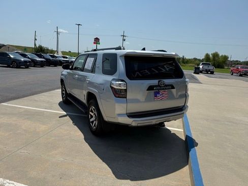 Used 2024 Toyota 4Runner TRD Off-Road image 3