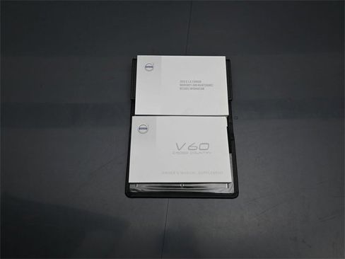 Used 2018 Volvo V60 T5 Cross Country w/ Convenience Package image 40