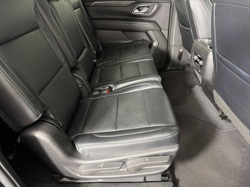 Used 2023 Chevrolet Suburban LS RWD image 13