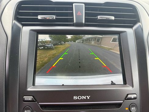 Used 2019 Ford Fusion Titanium image 21