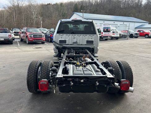 New 2026 Ford F550 4x4 Regular Cab Super Duty w/ XLT Value Package image 8