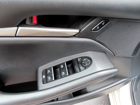 Used 2023 MAZDA MAZDA3 s image 22