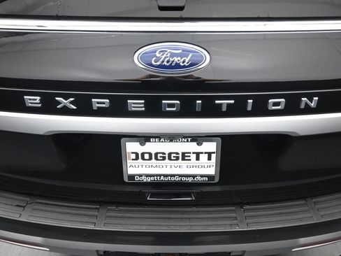 Used 2023 Ford Expedition XLT RWD image 28