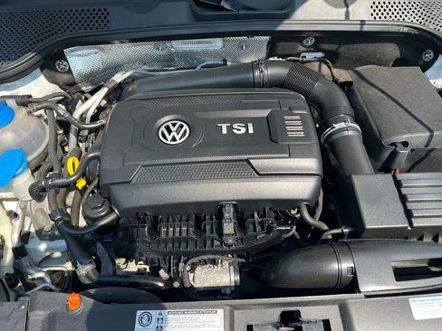 Used 2013 Volkswagen Beetle 2.0T image 27