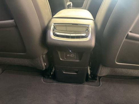 Used 2024 Cadillac XT6 Premium Luxury w/ Technology Package image 21