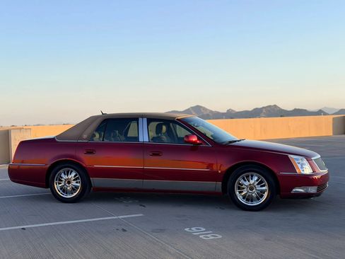 Used 2006 Cadillac DTS FWD image 6